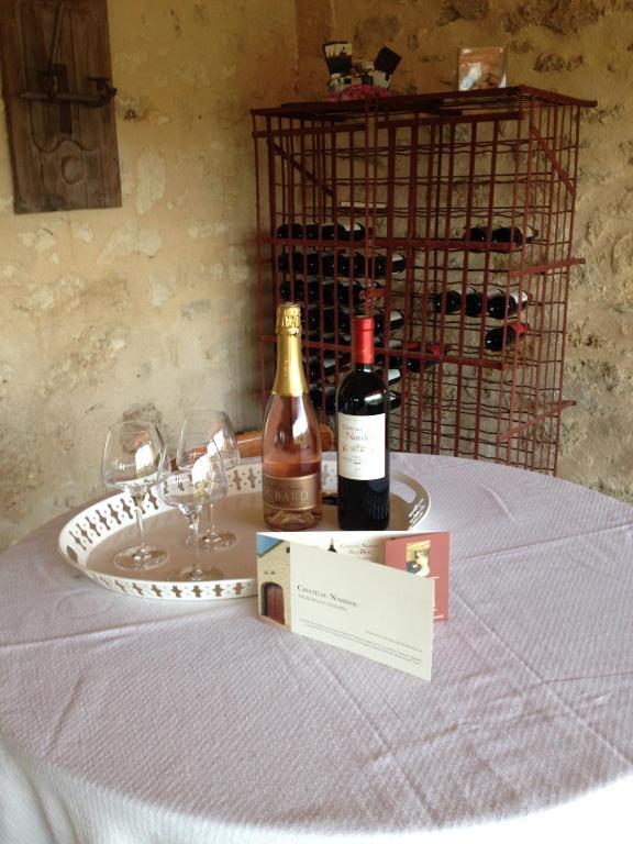 Chateau Nardou Hotel Saint-Sulpice-et-Cameyrac Szoba fotó